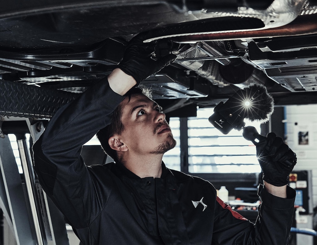 Hybrid, diesel and petrol vehicle maintenance DS maintenance